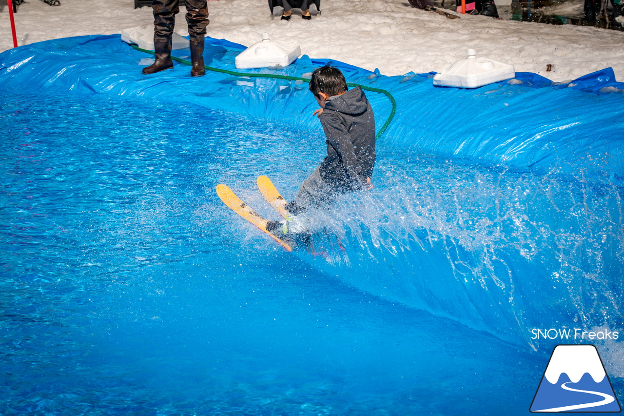 富良野スキー場｜いよいよインターナショナルなイベントに？！春シーズン恒例『第13回 Pond Skimming 池渡り』開催～♪